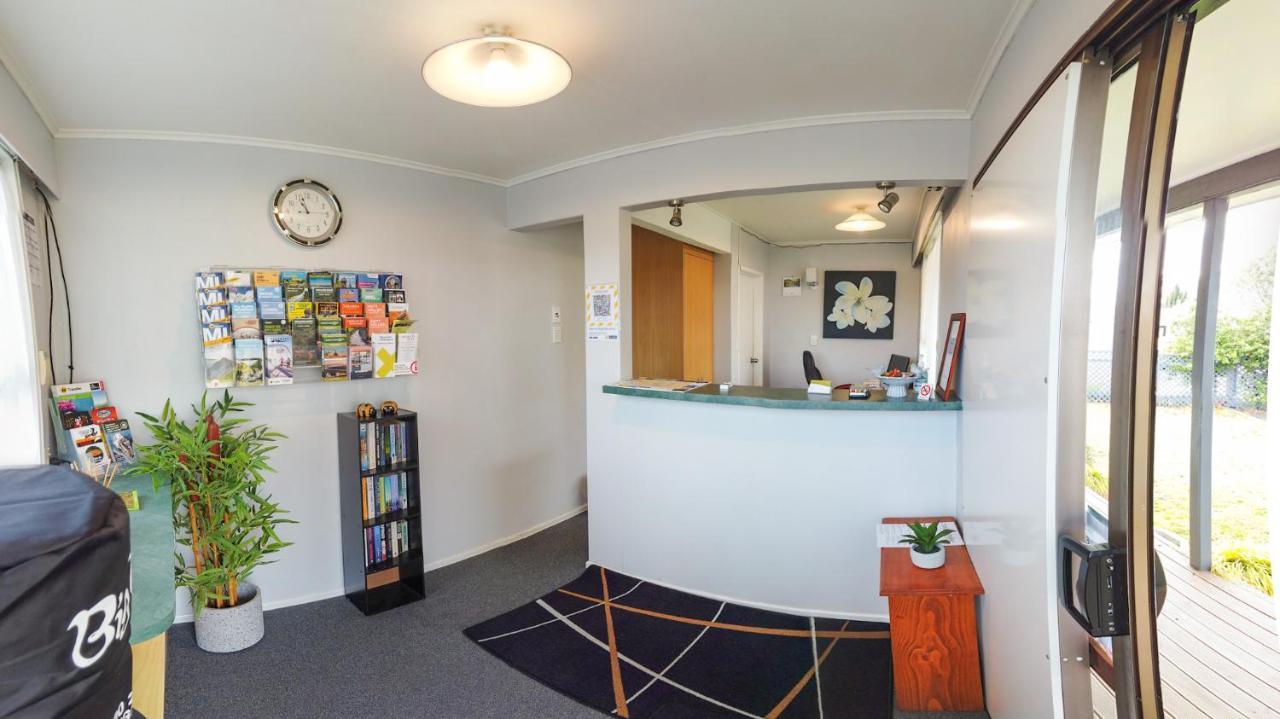 Fiesta Court Motel Whanganui Exterior photo
