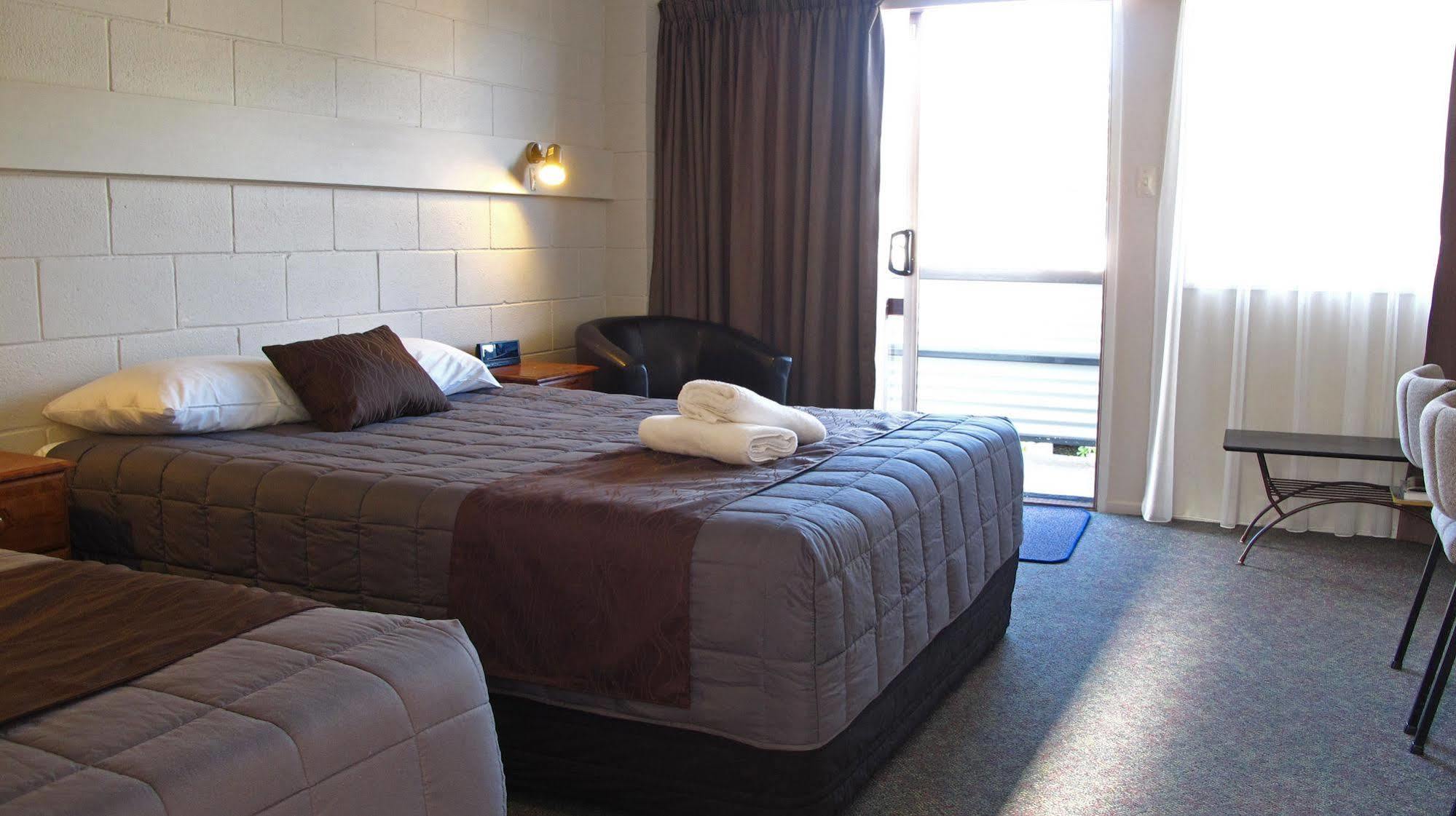 Fiesta Court Motel Whanganui Exterior photo